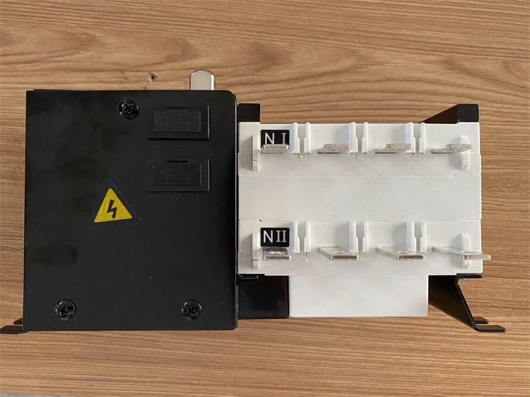 10.MLQ5-100A-4P